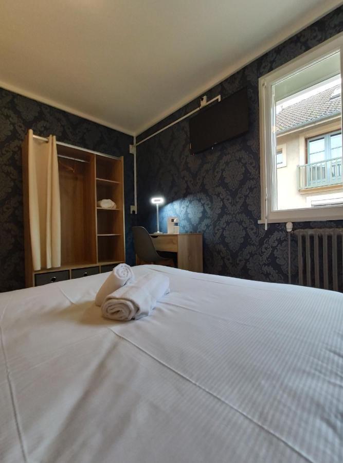 Bar Hotel Du Centre Montrevel-en-Bresse Esterno foto